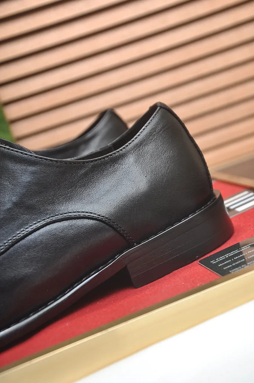 Men's shoes 💰580💶 Brand: GUCCI (Gucci) Standard code: Men's code 38/44 (45 can be customized) Grade: Same as the official website Original quality Material: Original cowhide Water-dyed cowhide lining Original rubber outsole Style category: Men's fashionable casual leather shoes Distinguished big-name luxury elements Top luxury Color: Actual picture